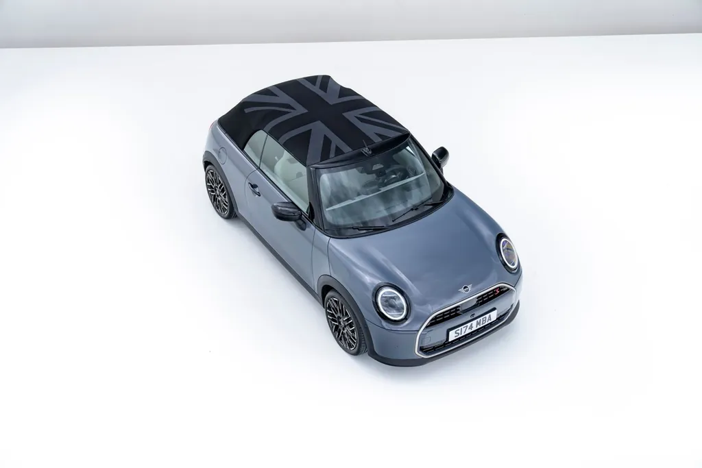 Mini Convertible photo 2