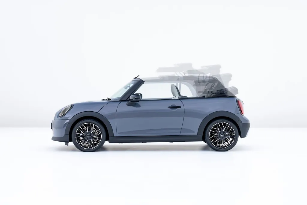 Mini Convertible photo 5