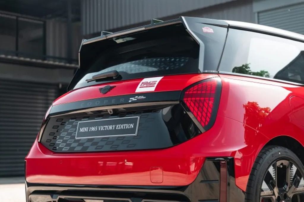 Mini John Cooper Works photo 6