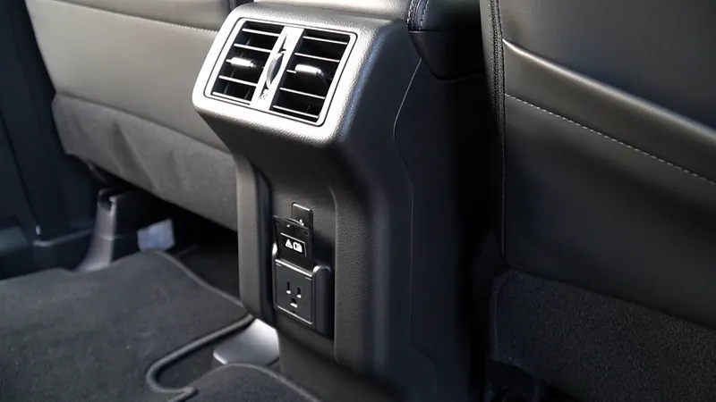 Mitsubishi Outlander photo 9