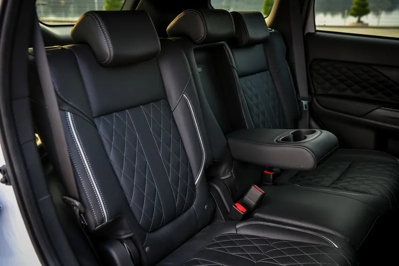 Mitsubishi Outlander photo 8
