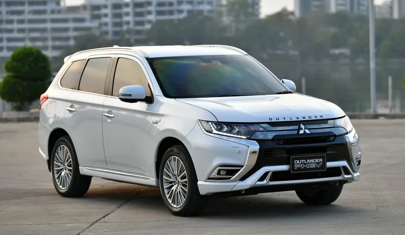 Mitsubishi Outlander photo 2