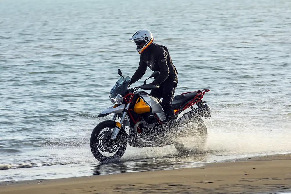 Moto Guzzi V85 photo 6