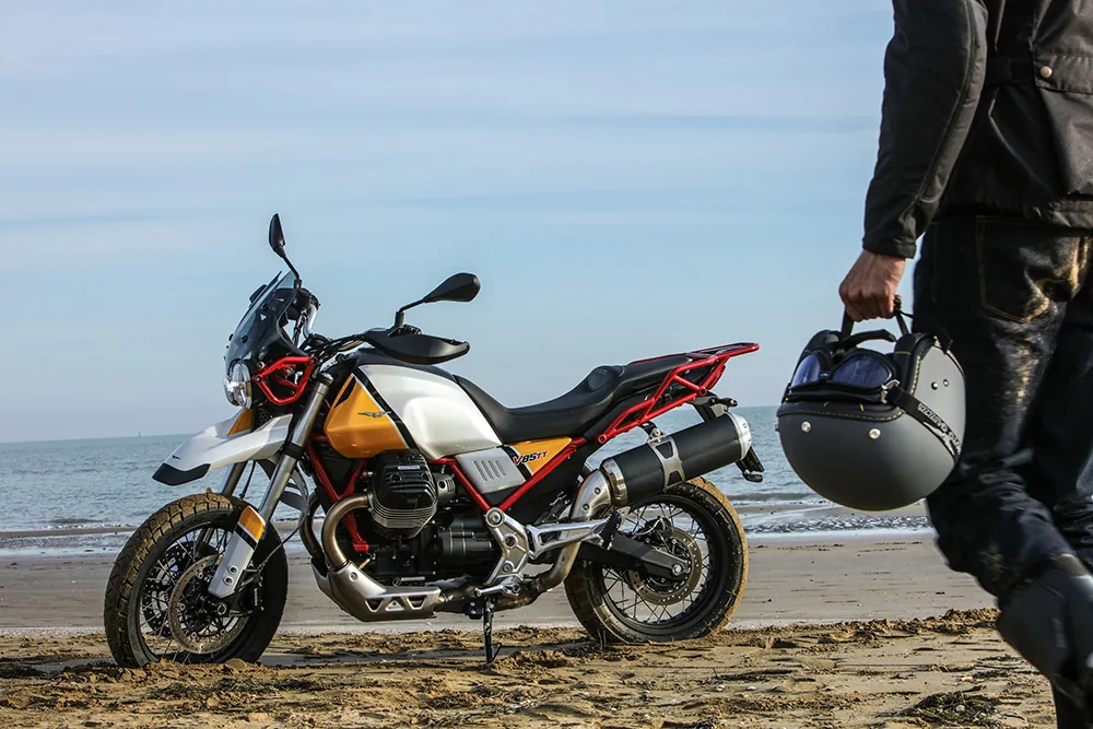 Moto Guzzi V85 photo 2