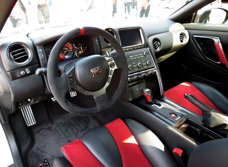 Nissan GT R Nismo photo 7
