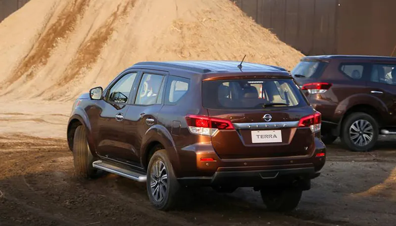 Nissan Terra photo 6