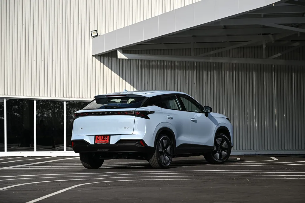 Omoda C5 photo 4