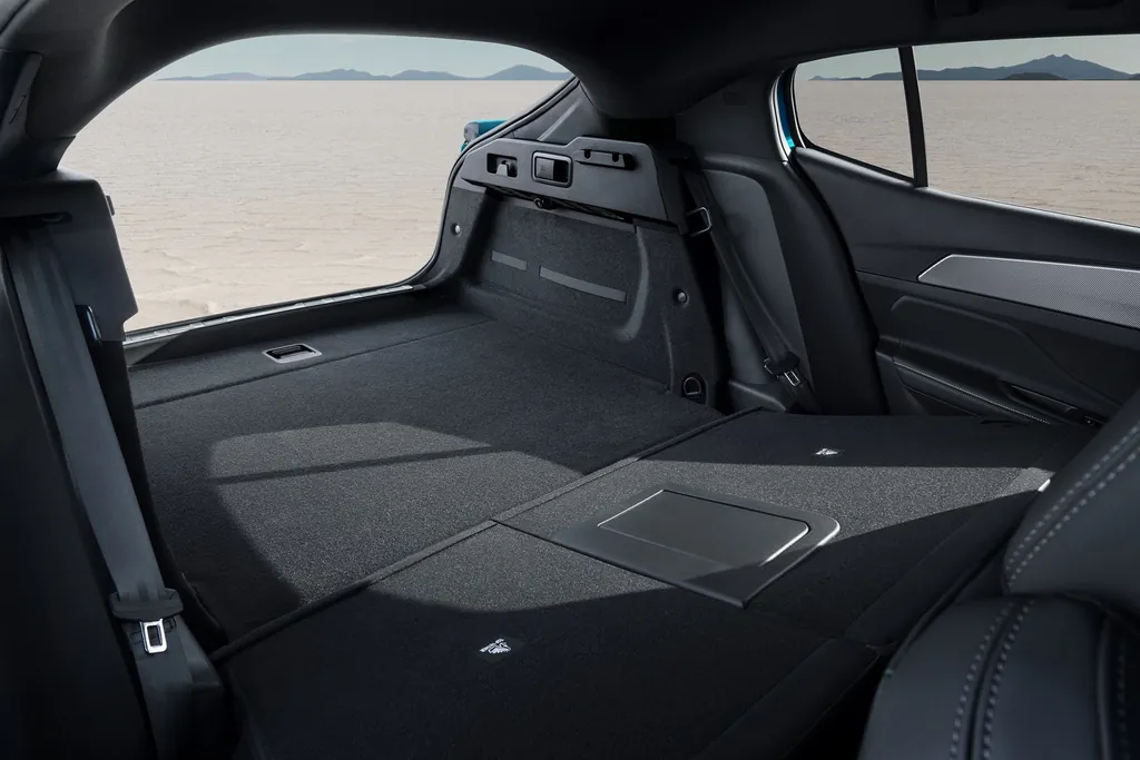Peugeot 408 photo 3