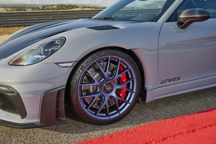 Porsche 718 photo 3