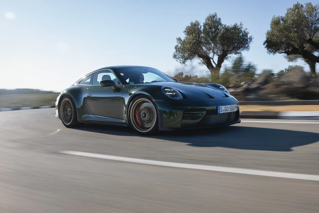Porsche 911 photo 2