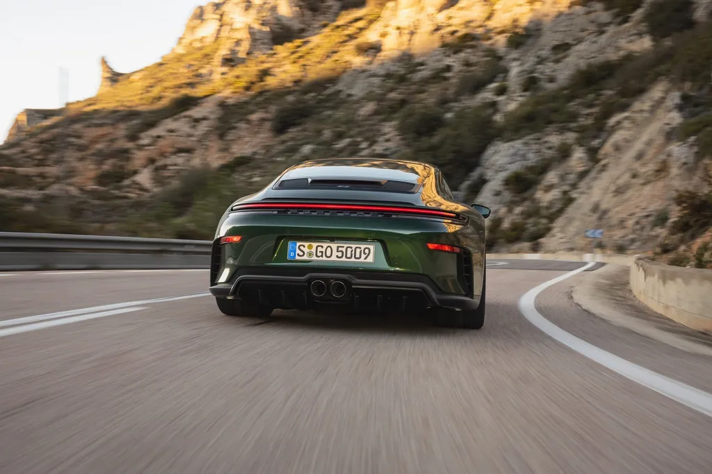 Porsche 911 photo 3