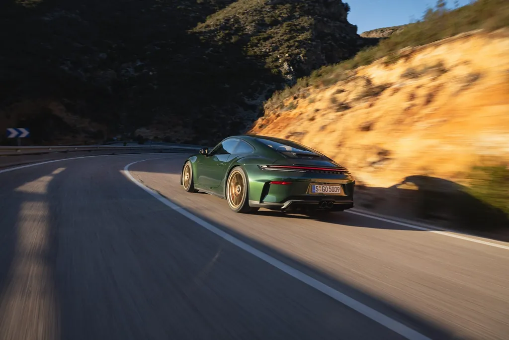 Porsche 911 photo 6