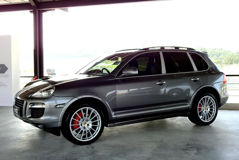 Porsche Cayenne E Cayenne photo 5