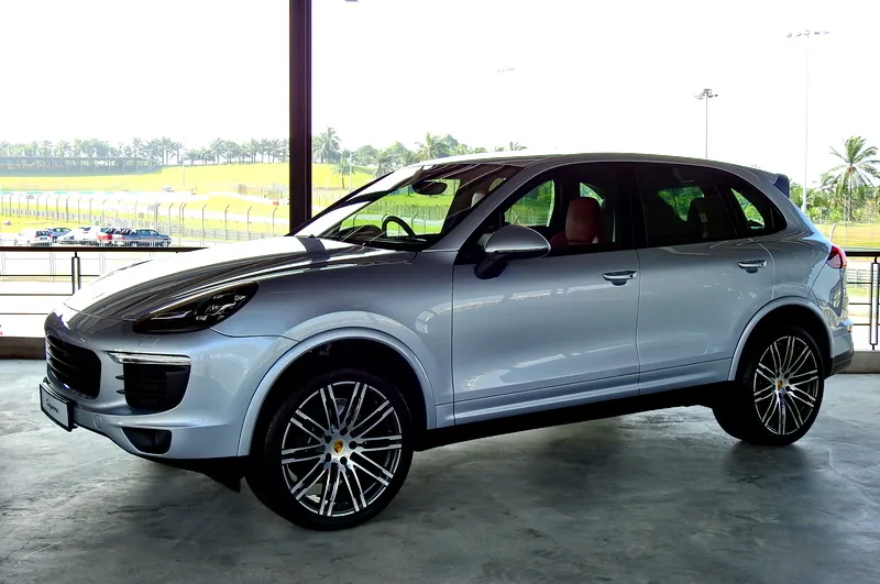 Porsche Cayenne E Cayenne photo 6