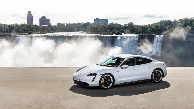 Porsche Taycan 4S photo 9
