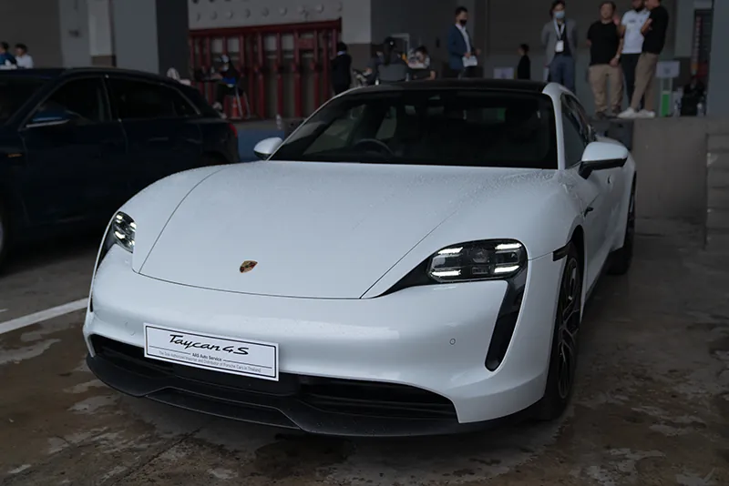Porsche Taycan 4S