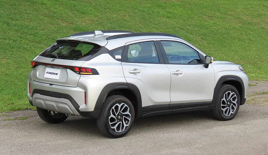 Suzuki Fronx photo 5