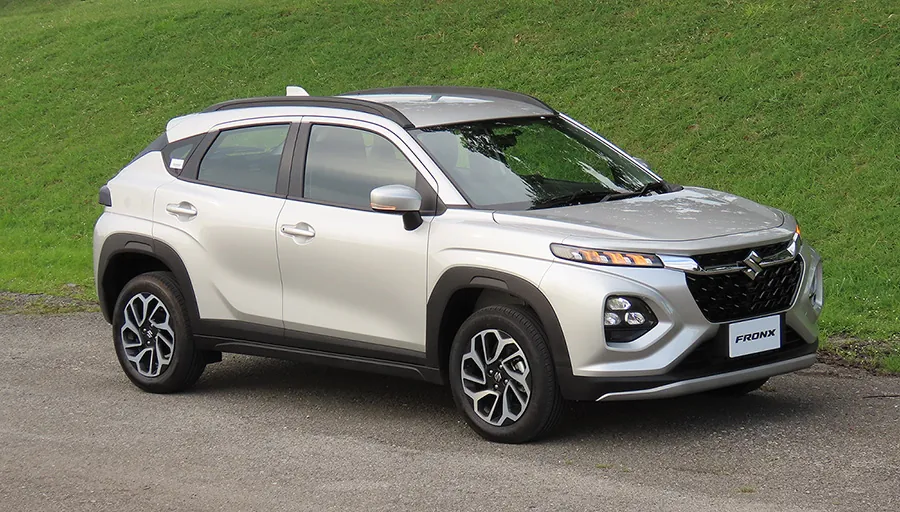Suzuki Fronx photo 4