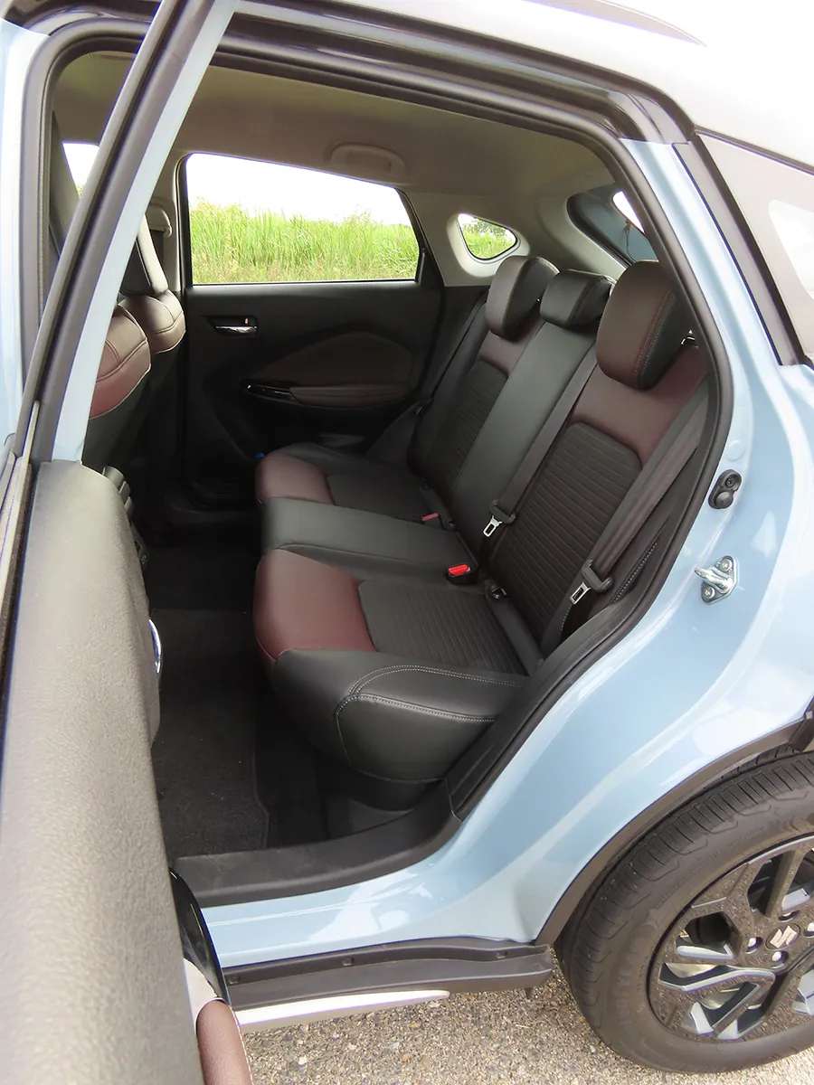 Suzuki Fronx photo 11