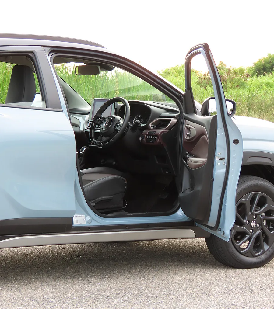 Suzuki Fronx photo 6
