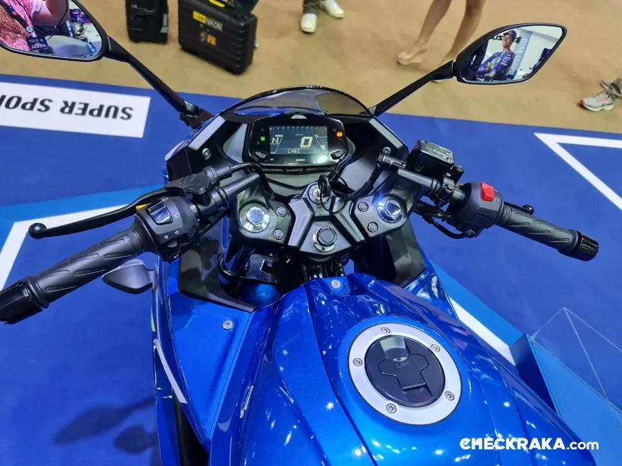 Suzuki Gixxer photo 4