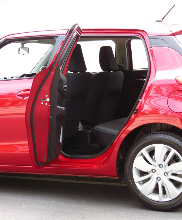 Suzuki Swift photo 11