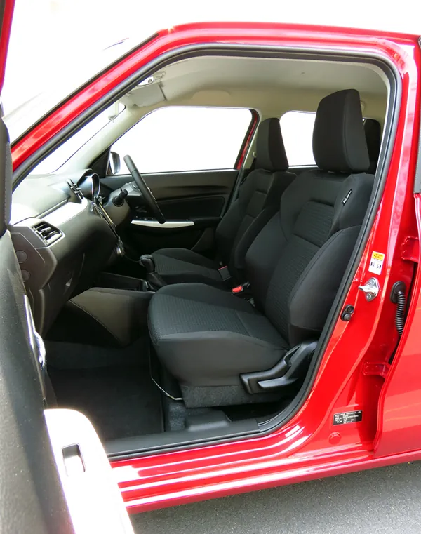 Suzuki Swift photo 10