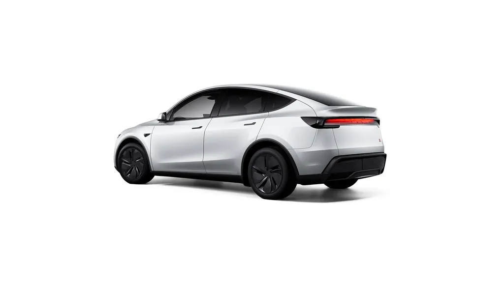 Tesla Model Y photo 2