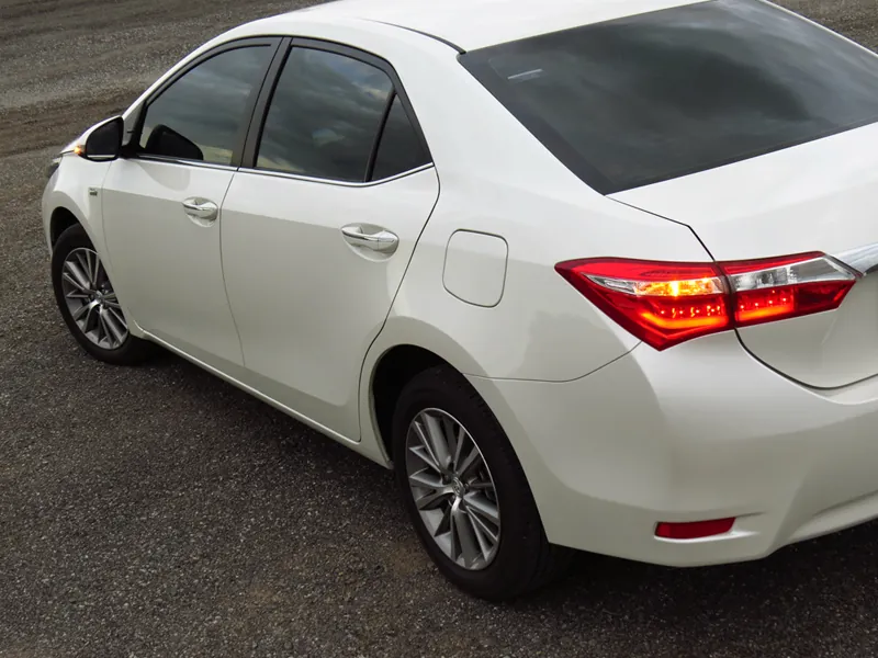 Toyota Corolla Altis photo 2