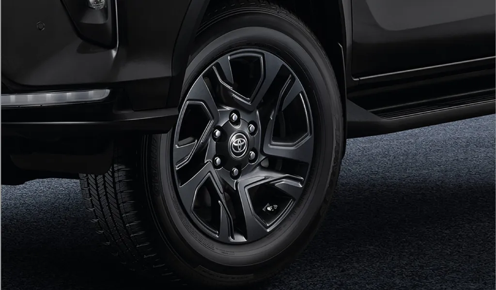 Toyota Fortuner photo 6