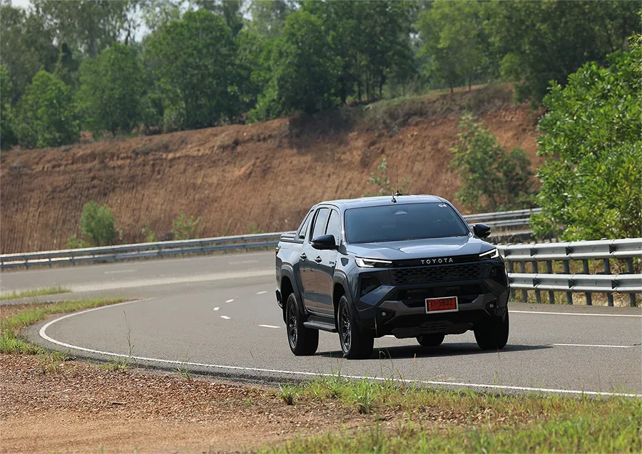 Toyota Hilux Travo photo 11