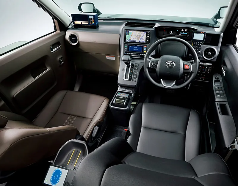 Toyota Jpn Taxi Tokyo photo 9