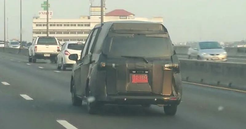 Toyota Jpn Taxi Tokyo photo 4