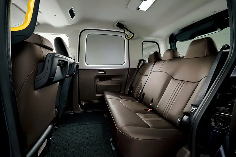 Toyota Jpn Taxi Tokyo photo 10