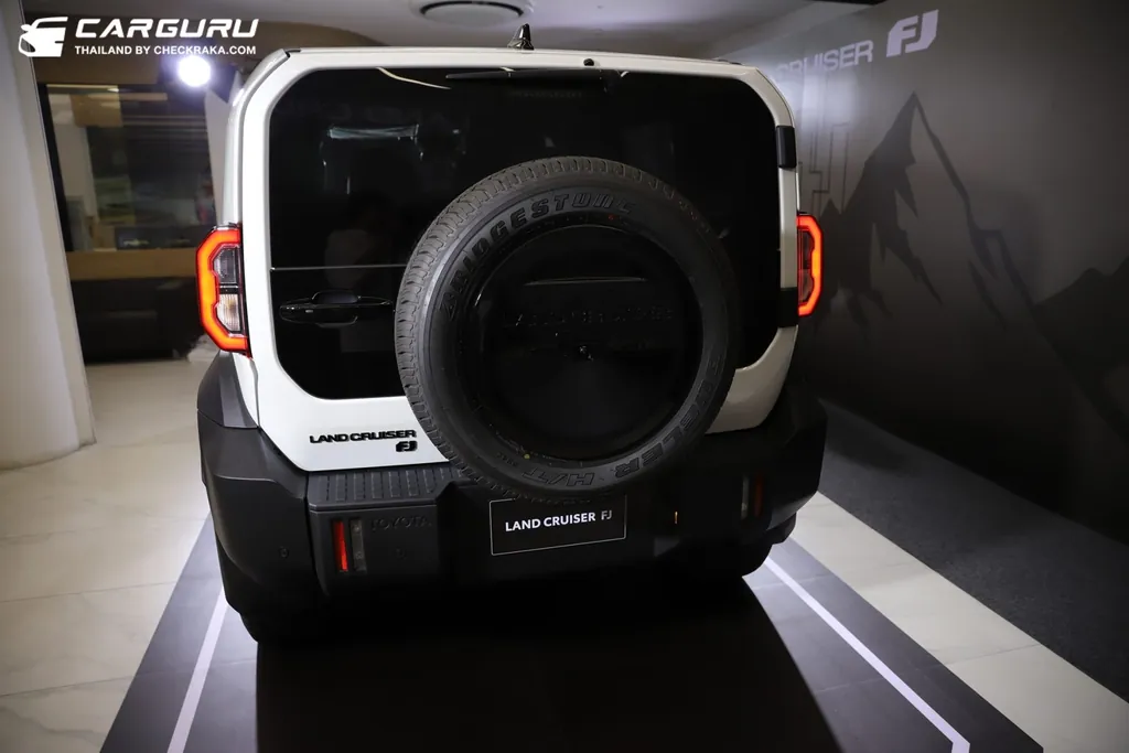 Toyota Land Cruiser photo 2