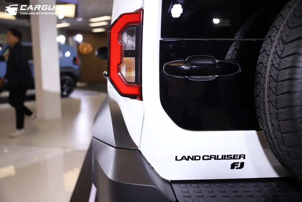 Toyota Land Cruiser photo 4