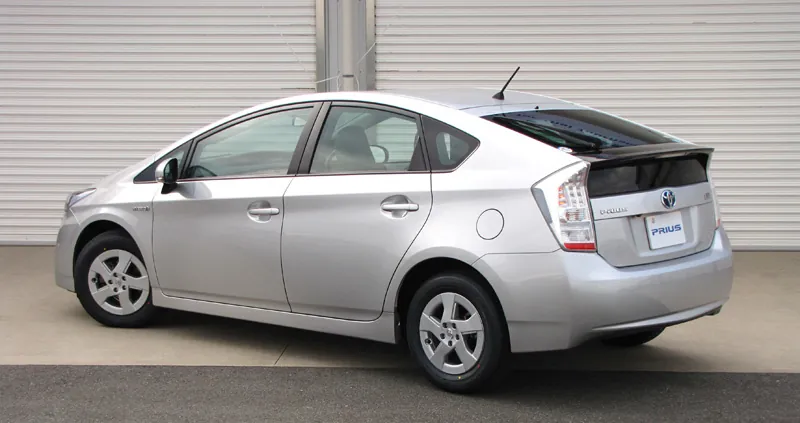 Toyota Prius photo 12
