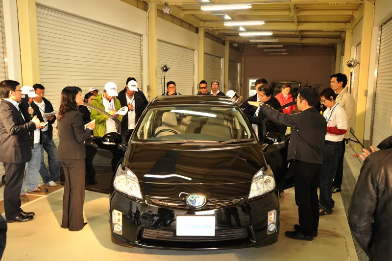 Toyota Prius photo 7