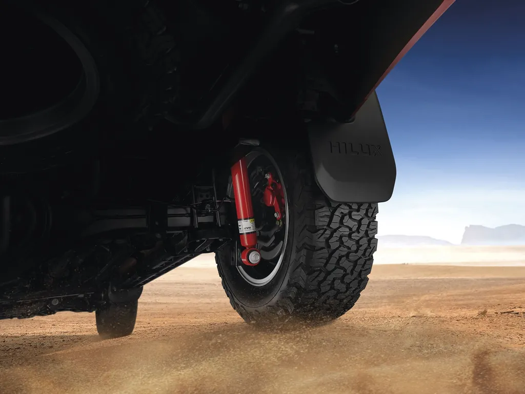 Toyota Revo photo 2
