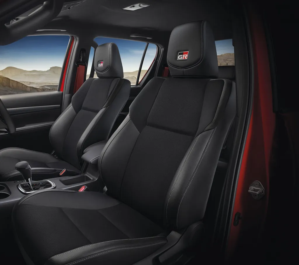 Toyota Revo photo 6