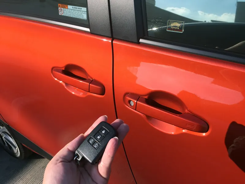Toyota Sienta photo 9