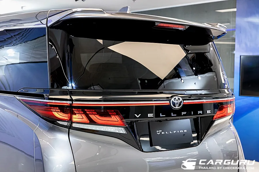 Toyota Vellfire photo 4