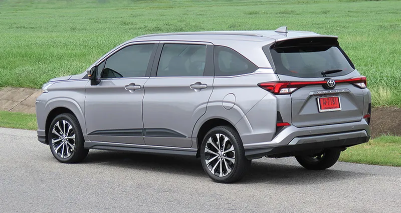 Toyota Veloz photo 7