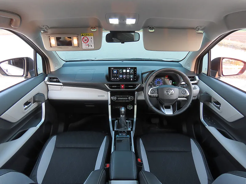 Toyota Veloz photo 10