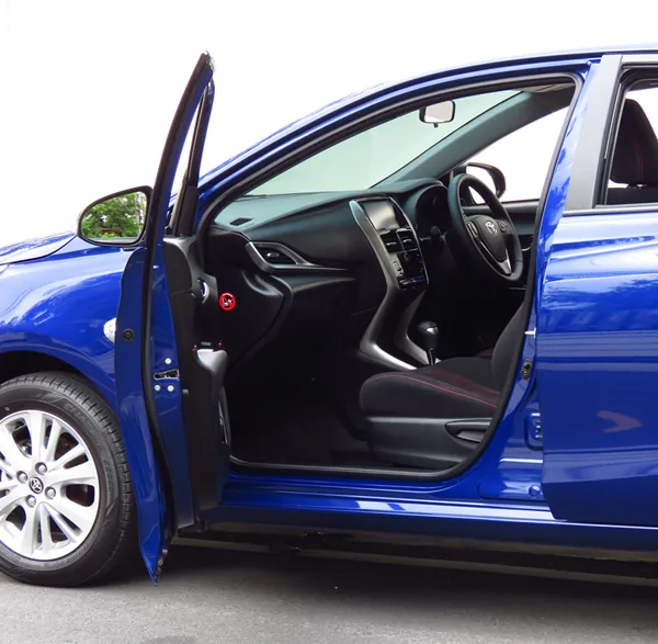 Toyota Yaris Ativ photo 8