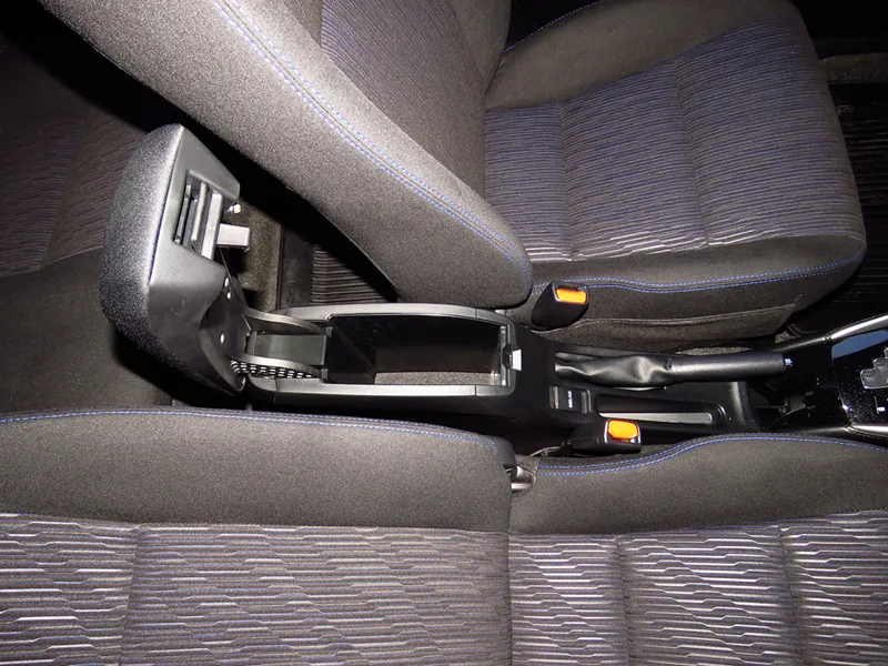 Toyota Yaris Hatchback photo 9