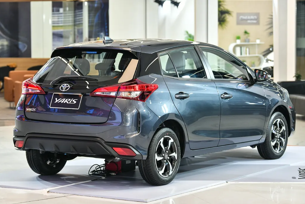 Toyota Yaris photo 2