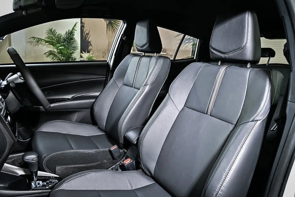 Toyota Yaris photo 6