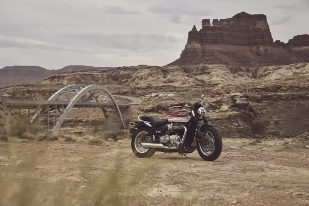 Triumph Bonneville photo 4