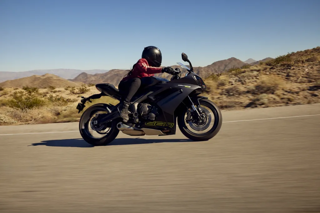 Triumph Daytona 660 photo 7